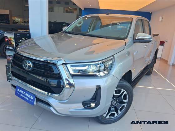 TOYOTA HILUX 2.8 D-4D TURBO DIESEL CD SRX 4X4 AUTOMÁTICO
